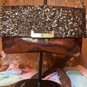 Vera Wang - Simply Vera EUC Crossbody / Clutch